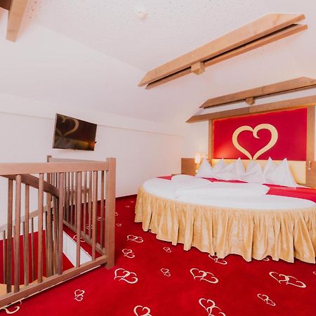 Alpen-Herz Romantik & Spa - Adults Only Ладіс Екстер'єр фото
