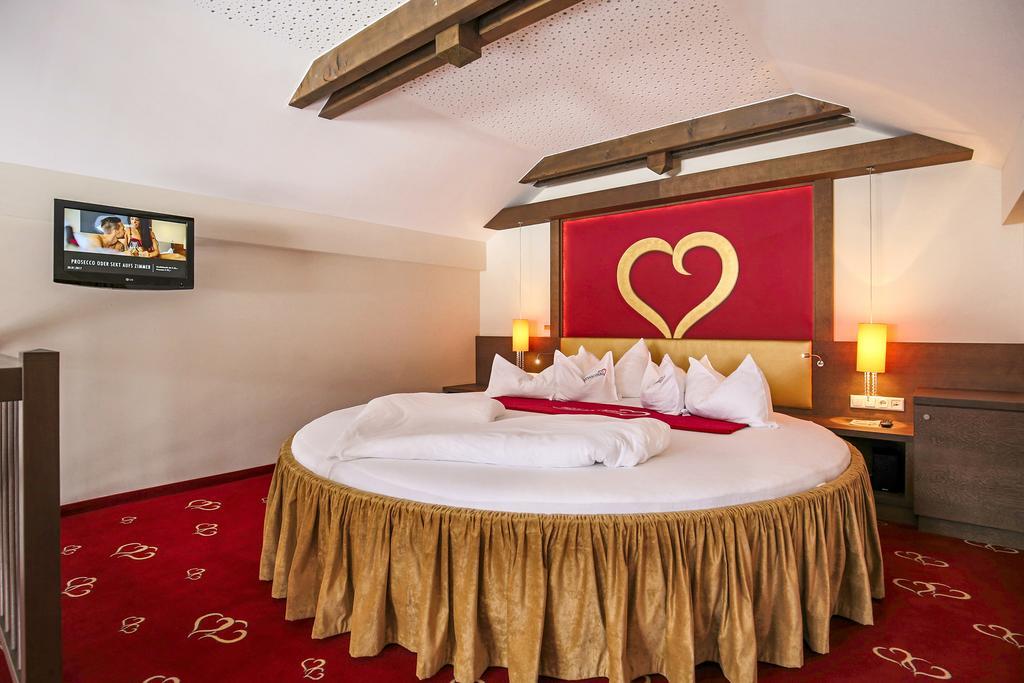 Alpen-Herz Romantik & Spa - Adults Only Ладіс Екстер'єр фото